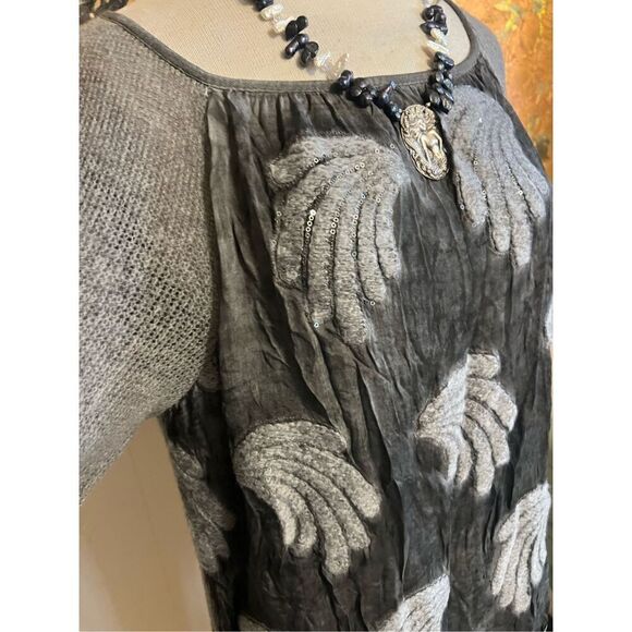 NWT Belle France Boho Gray Beaded Sweater Tunic Made in Italy w/ crocheted Hem M - Picture 4 of 15
